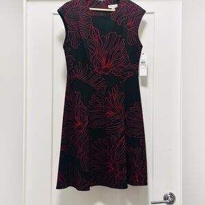 🌹 NWT! Red and Black CALVIN KLEIN Floral Sleeveless Dress - Size 10